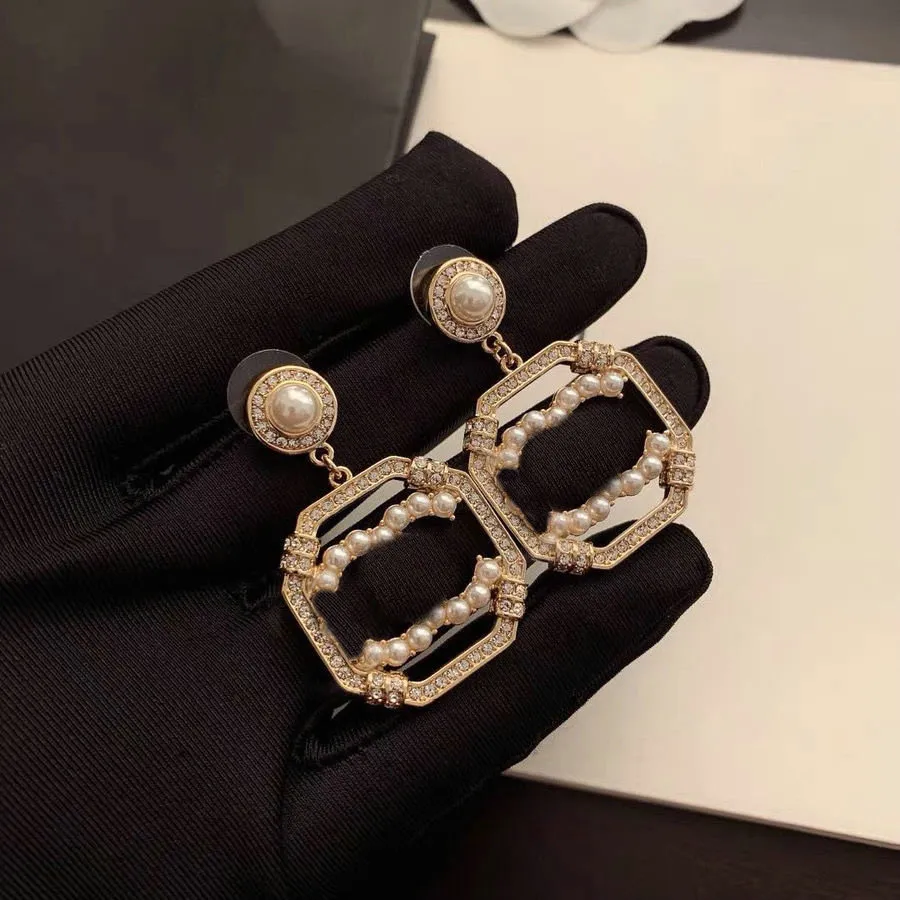 Charm Diamond Earrings Letters Crystal Rhinestone Pearl Designer Earring Women Jewelry Wedding Party Holidays Gift Y240429