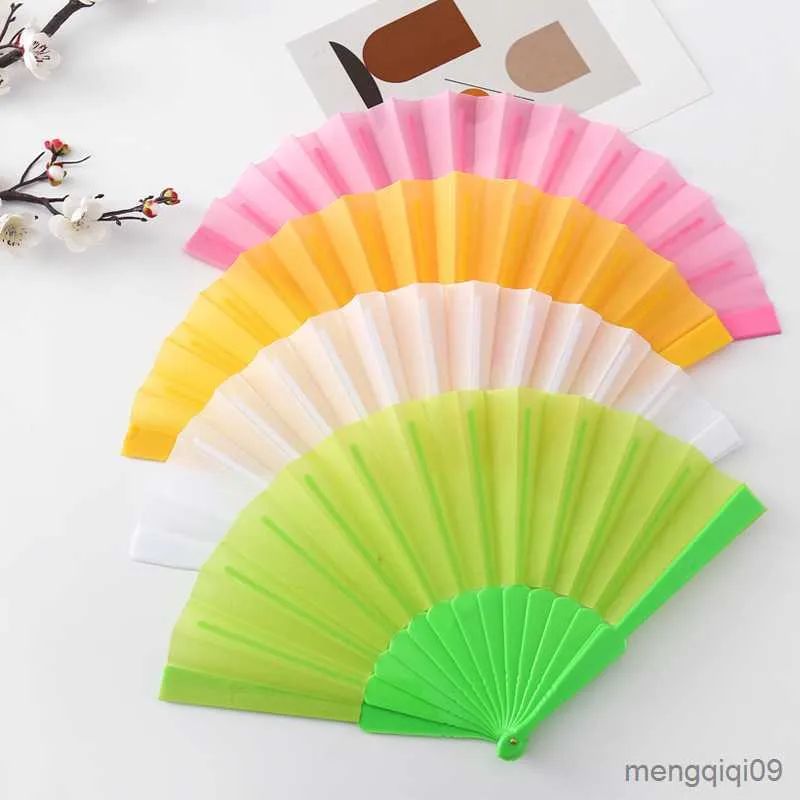 Chinese Style Products Room Decoration Gift Craft Plastic Hand Hold Folding Fan Chinese Style Dance Performances Hand Held Fan Party Wedding Supplies R230810