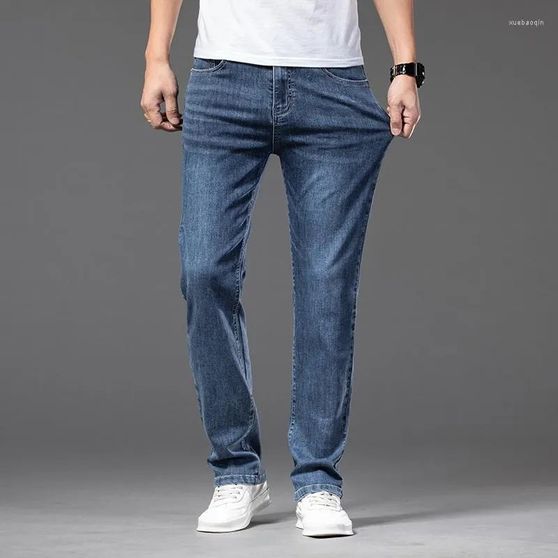 Jeans da uomo Primavera Estate Sottile Blu Grigio Elastico in vita Moda Casual Pantaloni in denim Pantaloni da uomo di marca Plus Size 42 44 46