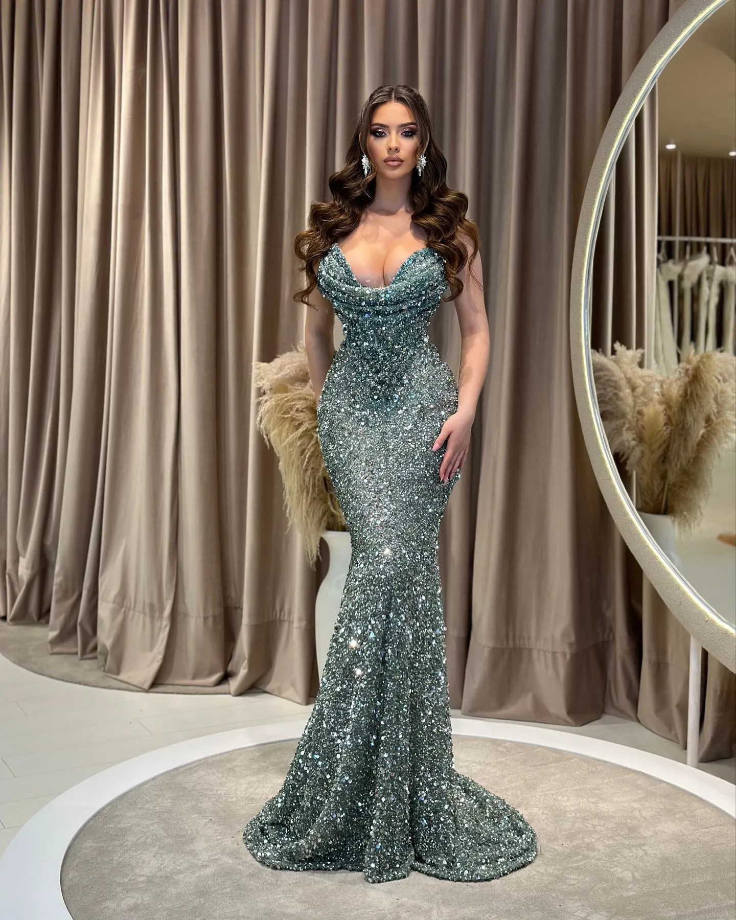 Women's Sequins Mermaid Evening Dress - V-Neck Sleeveless Floor-Length Gown