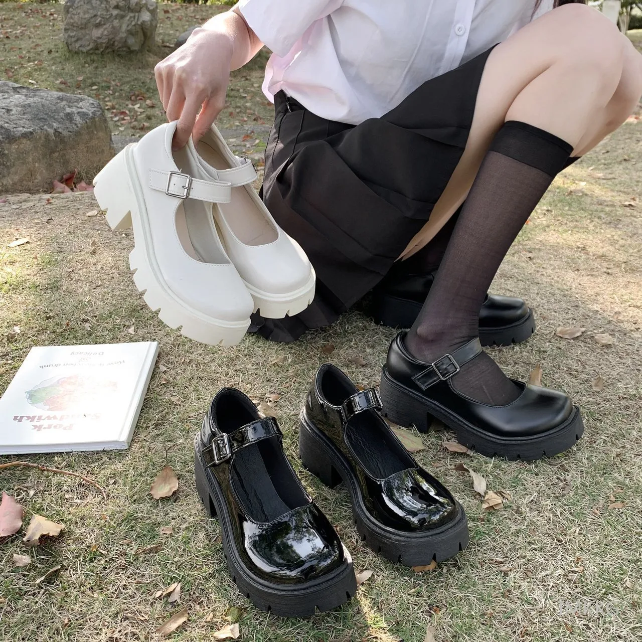 Vintage style shop mary jane shoes