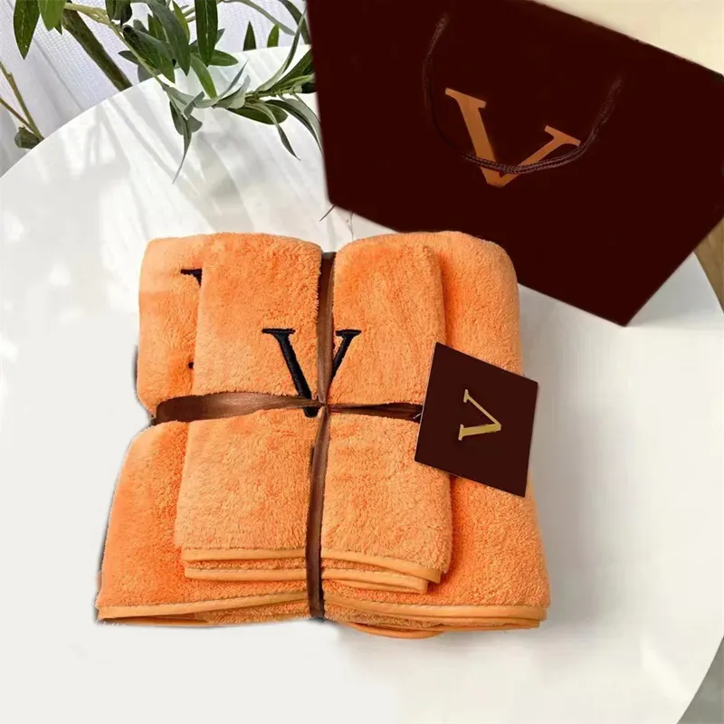 Fashion Handduk Set Coral Velvet Designer Bath Handduk Letter Face Handdukar Lyxig tvättbad Absorberande män Kvinnor tvättdukar handduk unisex 238104d