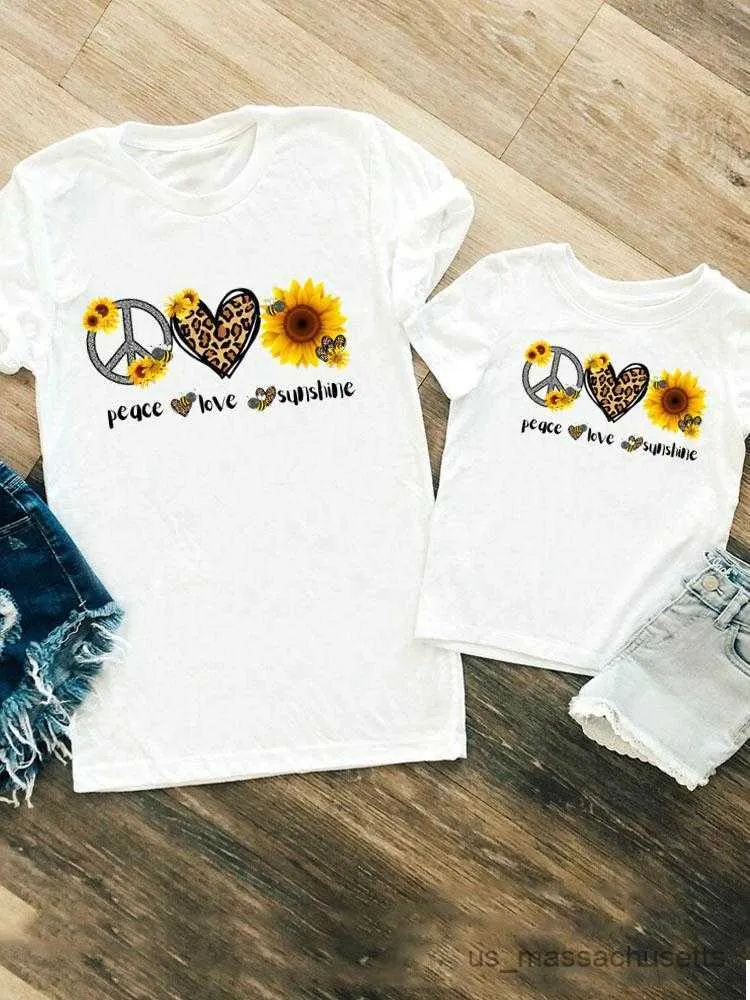 Family Matching Outfits Love Heart Letter Cute Women Girls Boys Family Matching Outfits Kid Child Summer Mom Mama Tshirt Tee T-shirt Clothes Clothing R230810