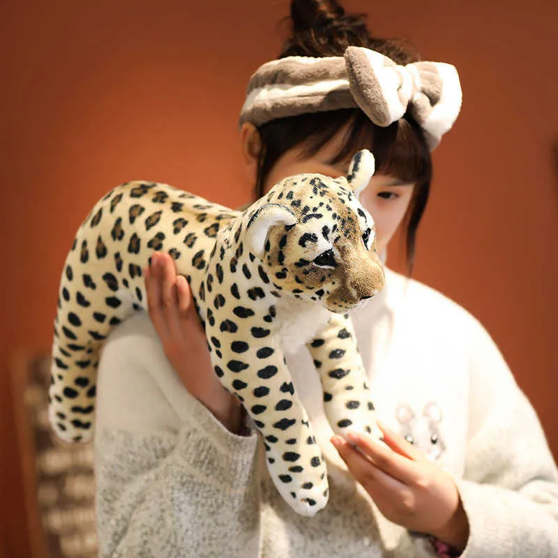 Animales de peluche de 39-58 cm Nueva simulación León Tigre Leopardo Juguetes de peluche Decoración del hogar Animales de la vida real Muñecas suaves para niños Regalo