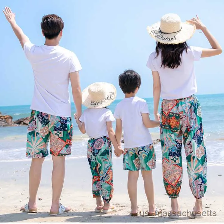 Семейные подходящие наряды Summer Beach Семейство, соответствующая нарядам, мать дочь папа футболка короткие брюки, отдыха, любители, соответствующие наряд R230810