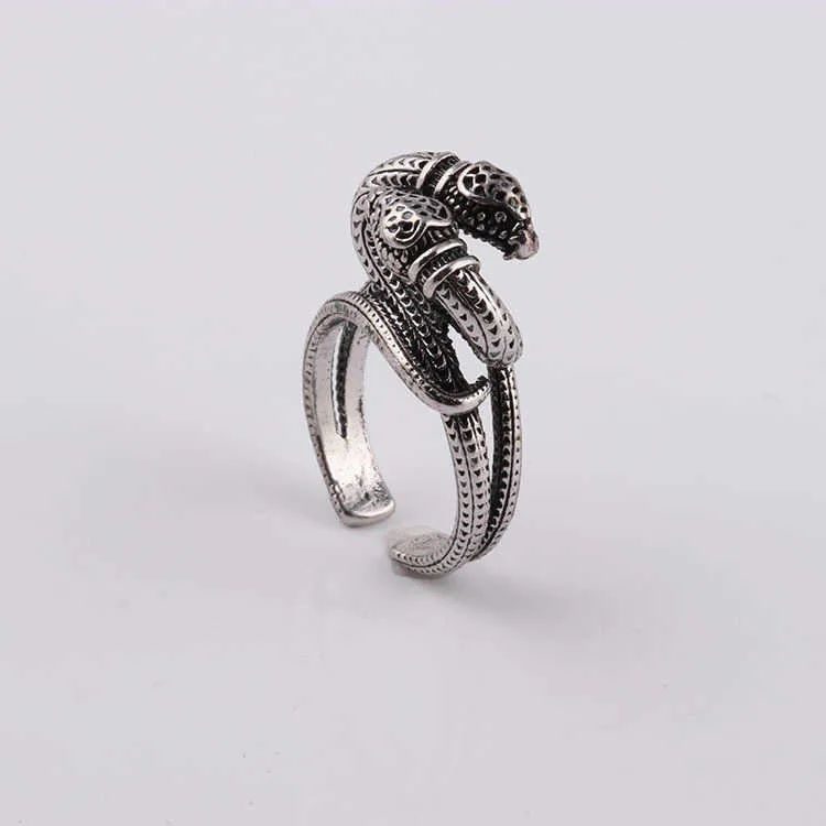 Gujia's new double snake head winding is an old ring. Men and women have the same pair of ring Meng Yu jewelry