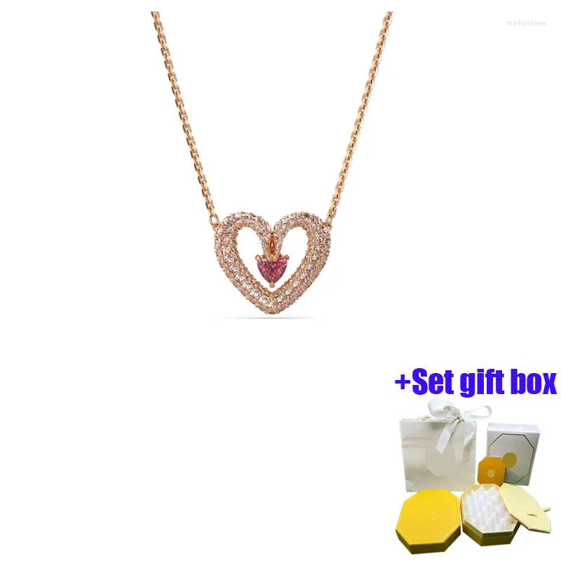 Chains Fashionable And Charming Crystal Heart Shaped Pendant Suitable For Beautiful Women To Wear Enhancing Elegant Noble Temperam