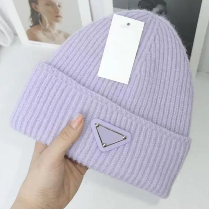 Knitted hat Luxury brand designer Cool beanie Cap Men`s and Women`s Fashion Universal Cashmere Letter Casual Skull Hat Thermal Head Protection Outdoor