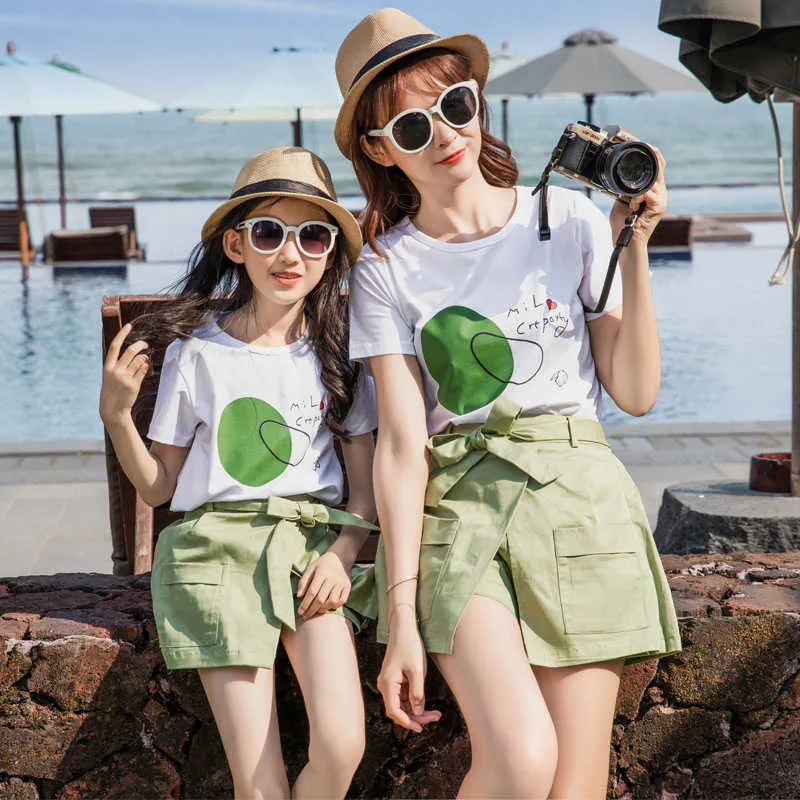 Matching clothes for mum and daughter discount