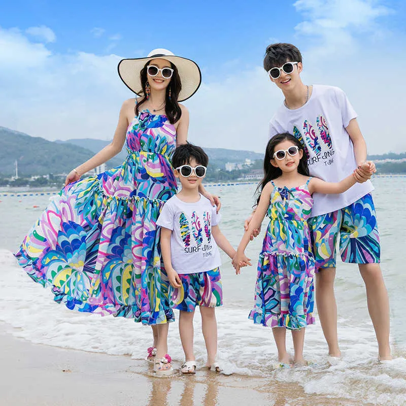 Mom dad and daughter matching outfits outlet