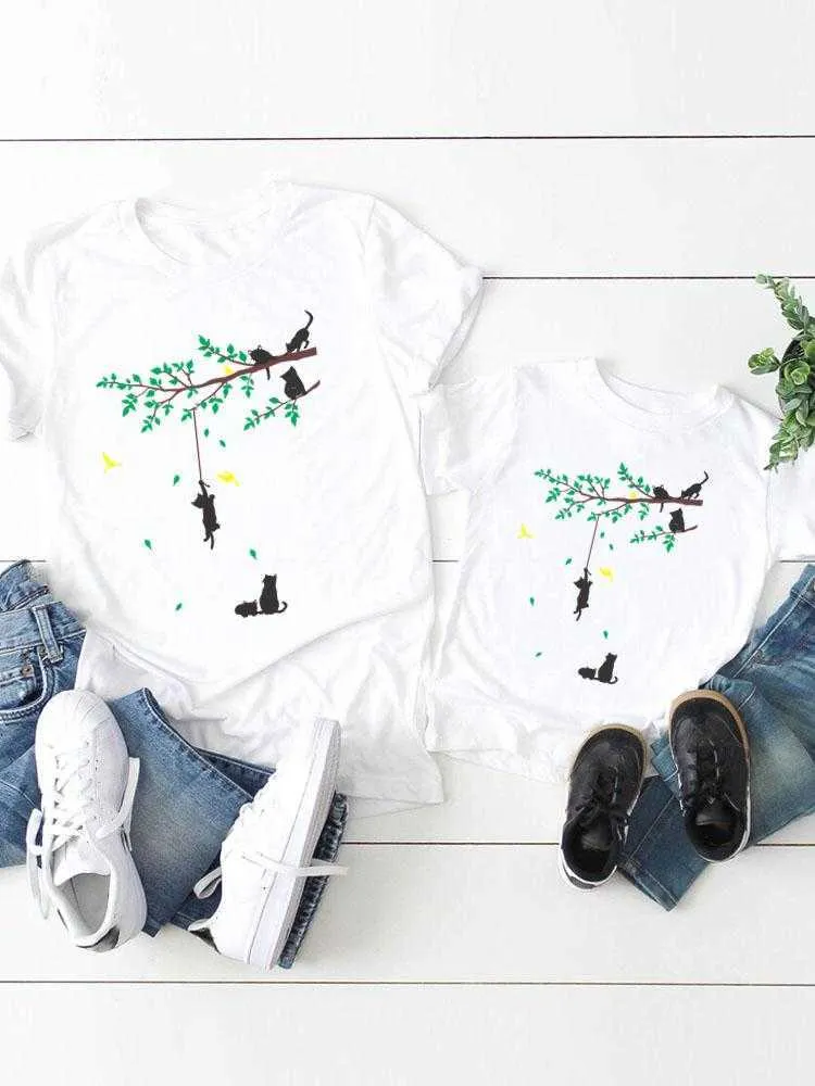 Tenues assorties pour la famille, T-shirt graphique, chat Animal, jolies femmes, vêtements pour enfants, garçons et filles, vêtements d'été pour maman et maman