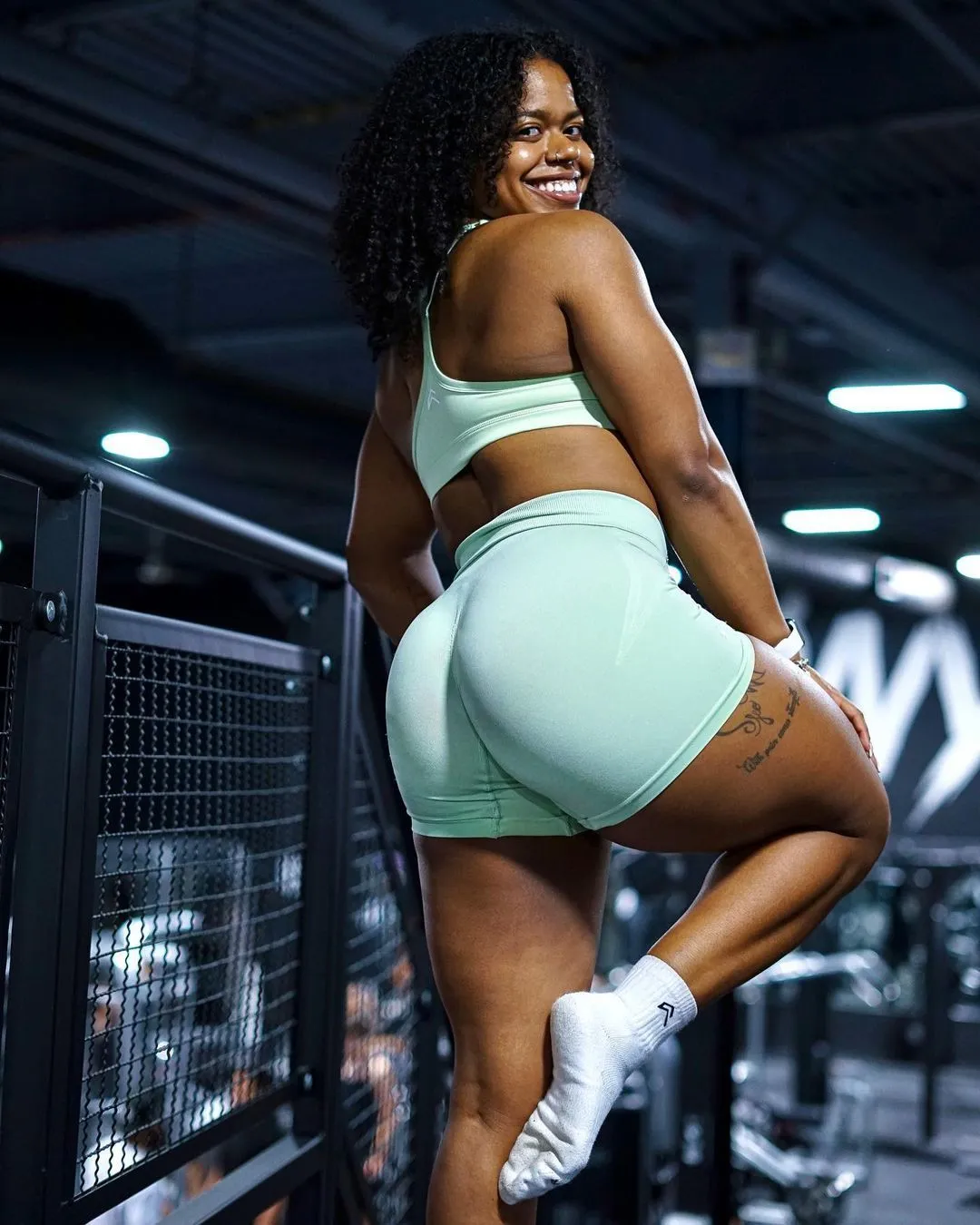 Womens Seamless Active Butt Crop Top And Shorts Scrunch Design For Gym,  Sports, And Training Wear From Hai04, $37.83