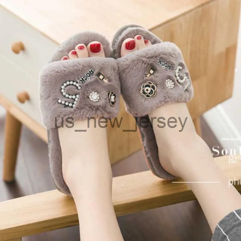 Slippers pearl letters fur slippers women perfume slides pantoffels dames crystal furry flip flops ladies comfy plush home slides shoes J230810