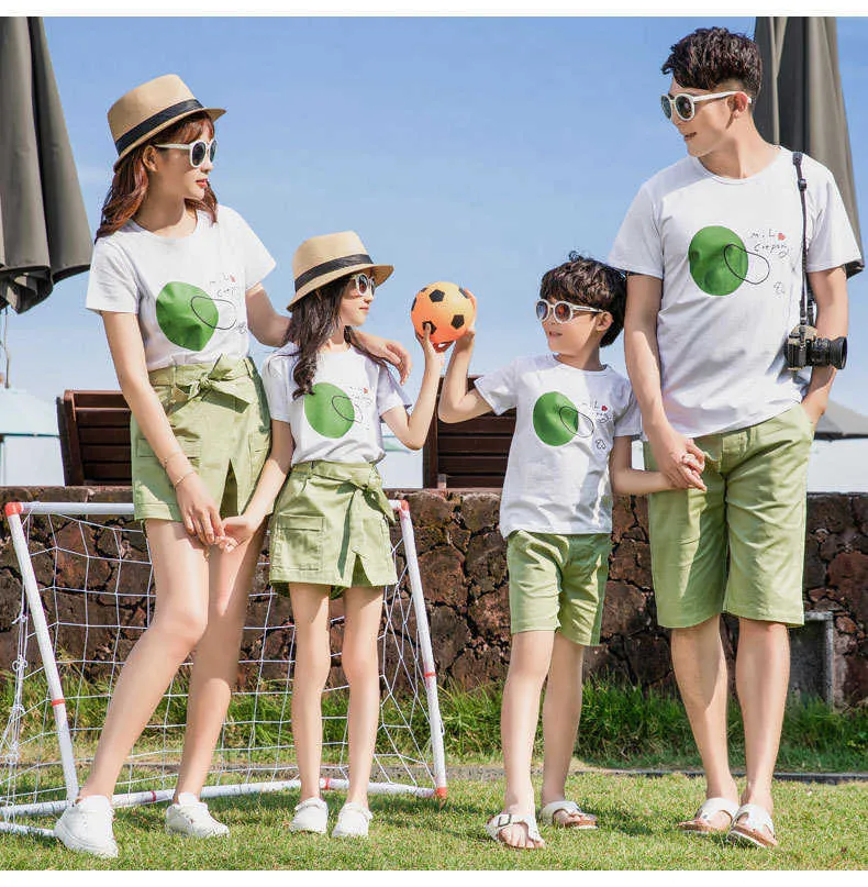 Passende Familien-Outfits, passende Familien-Kleidung, Sommer-Mutter-Tochter-Kleider, passende T-Shirts für Vater und Sohn mit Shorts, passende Urlaubs-Paar-Outfits