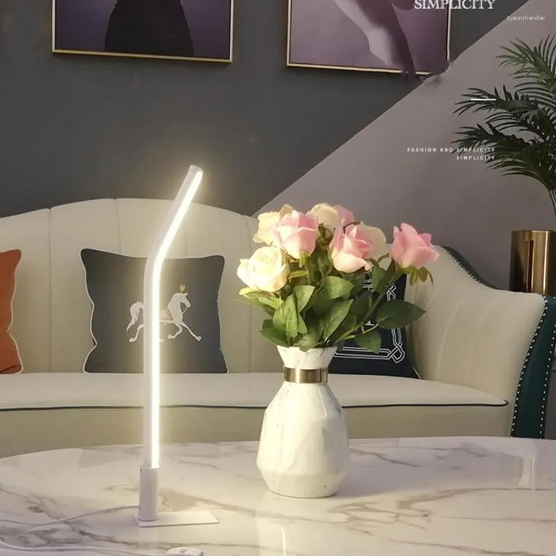 مصابيح المائدة المنزل ديكور ديكورن مصابيح LED حديثة بساطة طاقة USB مصباح الألومنيوم الجسم غرفة نوم دراسة لمبات الكتب الليلية
