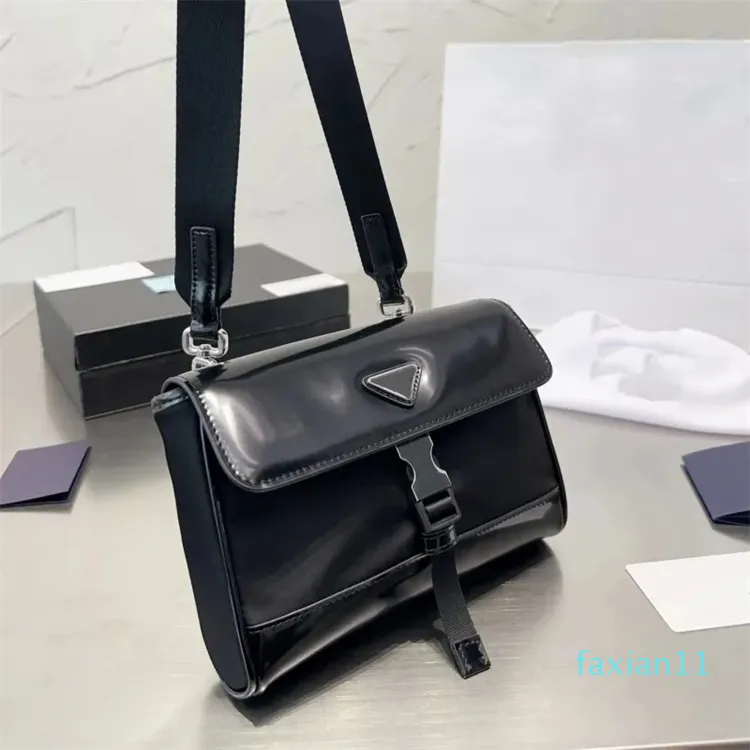 Męskie torby telefoniczne designer torba na ramię crossbody torba zwykła luksusowy mini klapa moda moda krzyżowa trójkąt body