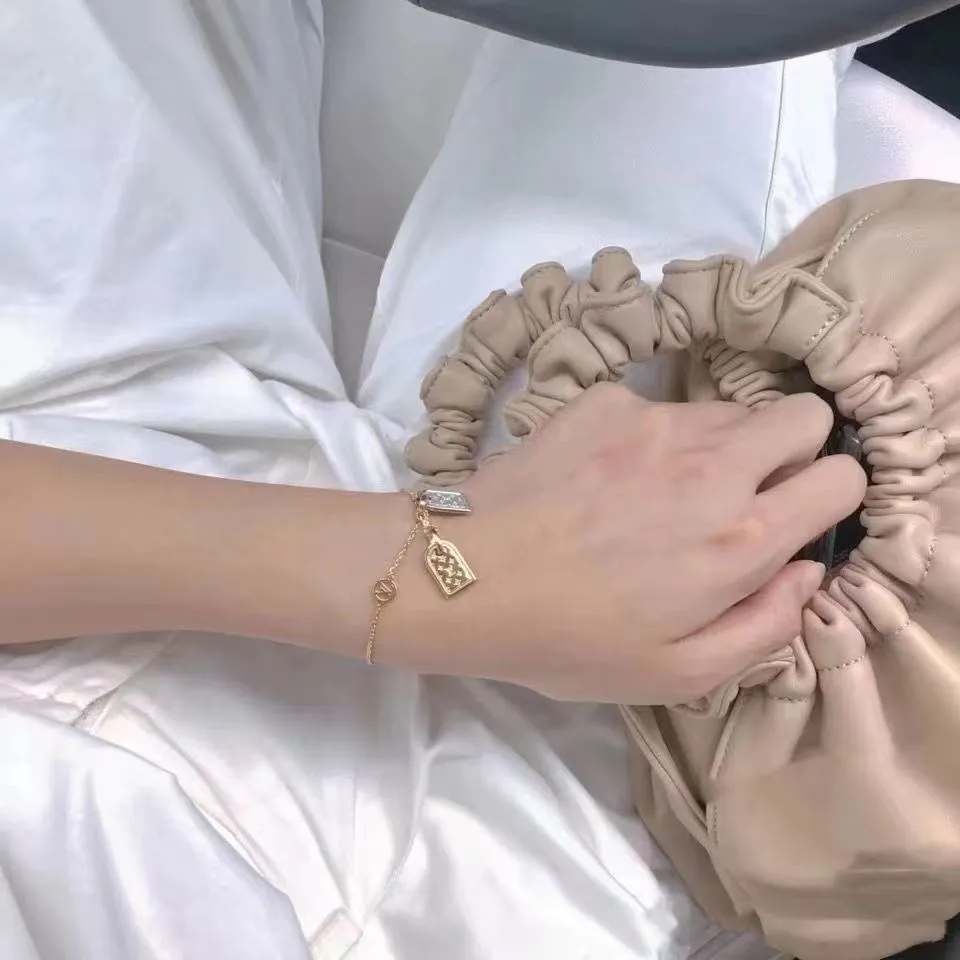 Дизайнерский титановый браслет чар браслеты кости женщины с двойной картой, регулируемый для мужчин из нержавеющей стали, браслета, микро мужчины и женщина