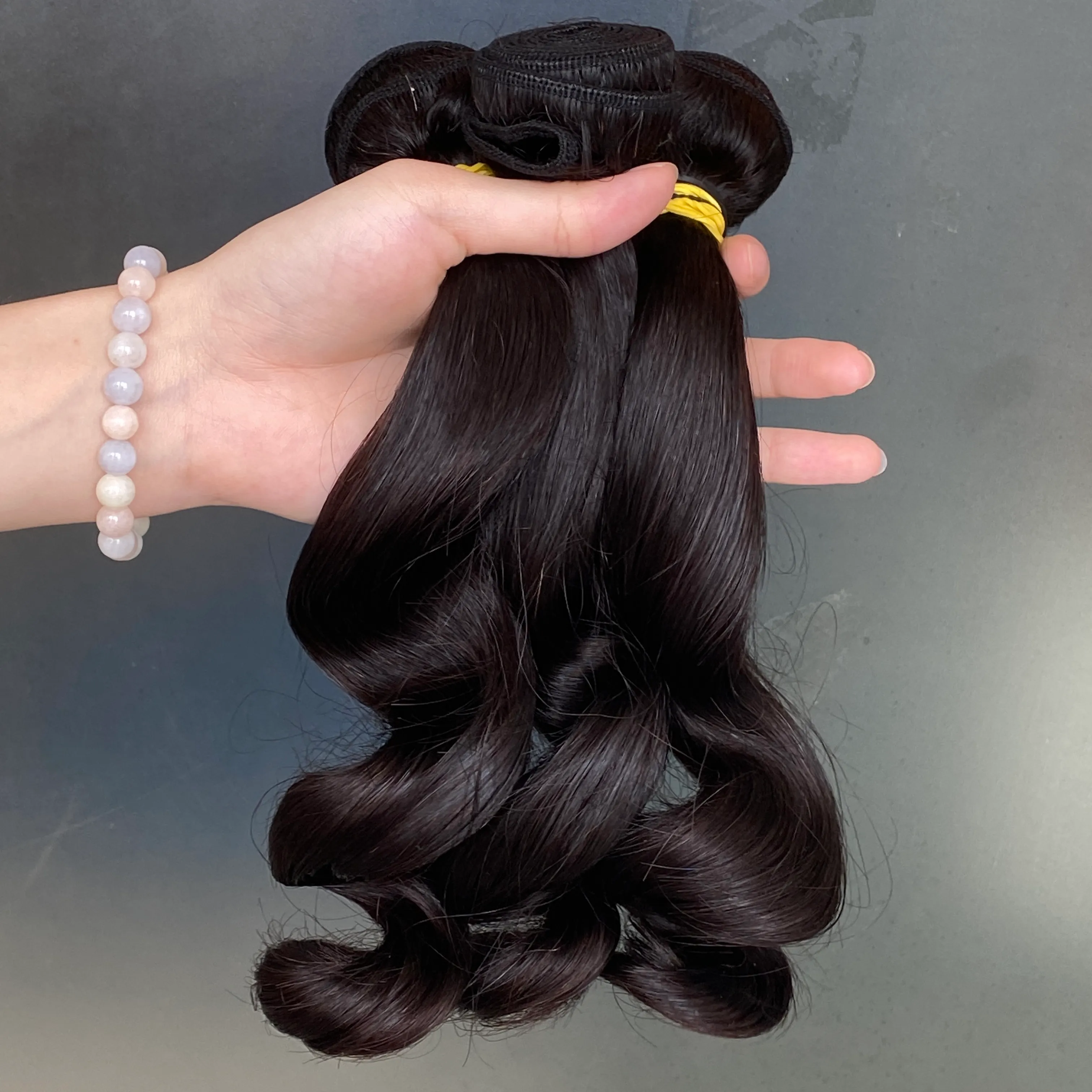 Loose Wave Raw Human Hair Bundles Top Quality Fashion Wavy  display picture 2