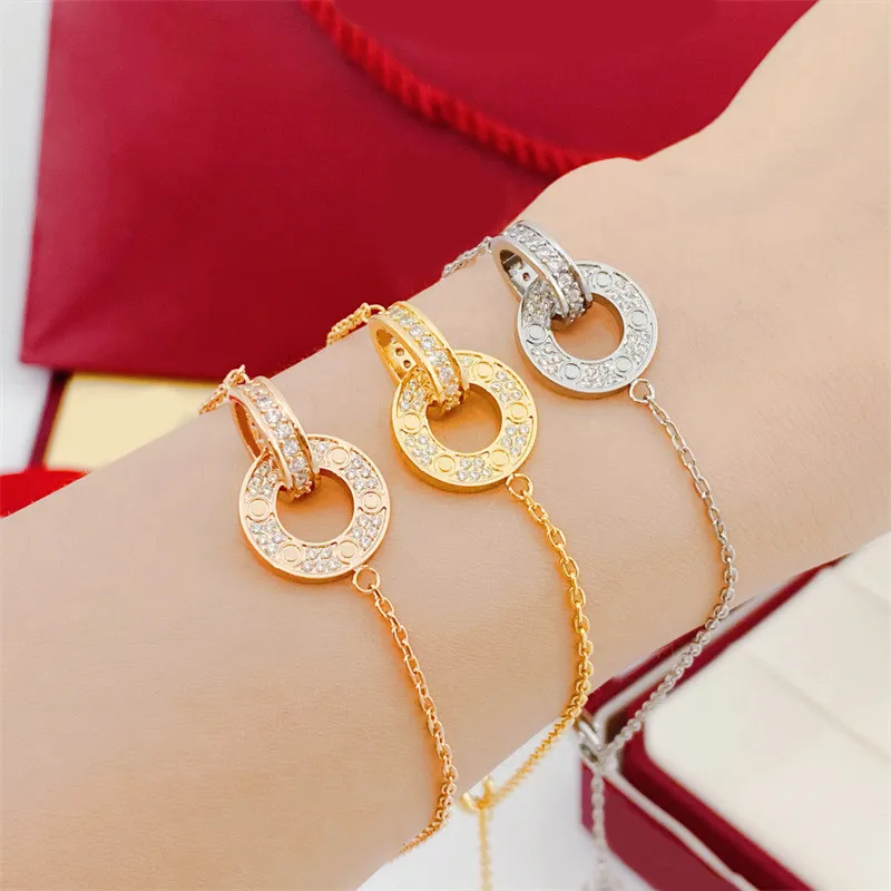 Love Bangle Designer Armband för Woman Man Jewelry Designer Rostfritt stål Fashion Silver Rose Gold Chain Fast Color Classic Casual och Cute Charm Armband Women