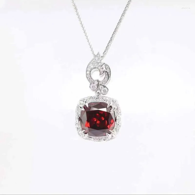 Подвесные ожерелья изящное ожерелье inaly red quare crystal Zarcrm charm Женщины свадебные банкерные ювелирные изделия