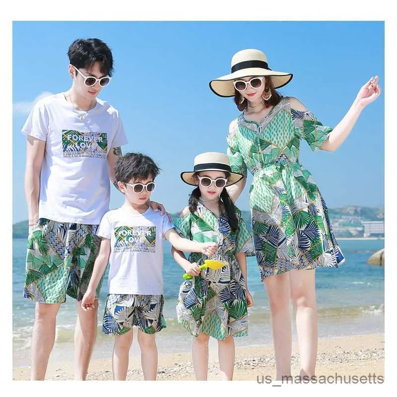 Familjsmatchande kläder Familj Matchande kläder Summer Beach Mother Daughter Floral Fashion Dress Dad Son T-shirt Shorts Holiday Par Outfit R230810