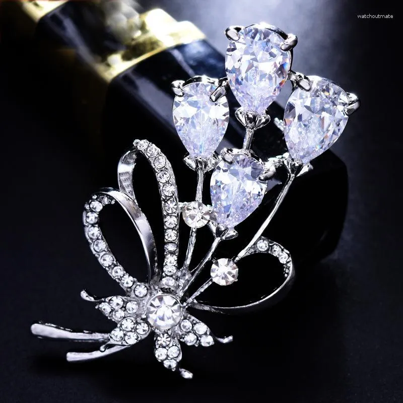Broszki sprzedające damskie modne kryształowy broszek luksusowe akcesoria do odzieży designu Pinki kwiatowe Prezenty na przyjęcie weselne