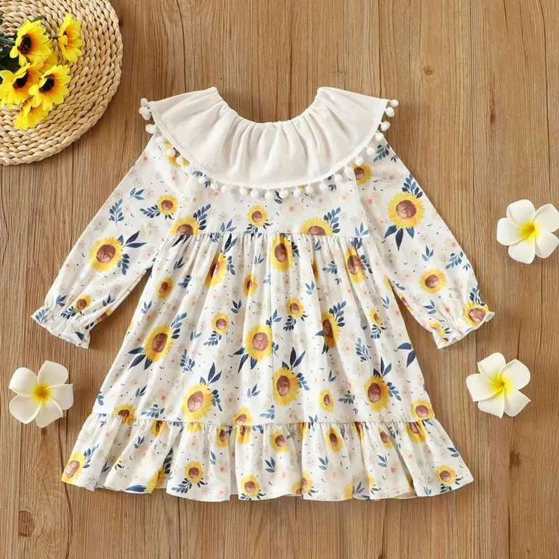 Flickans klänningar Blomma tryck TurnDown Collar Long Flare Sleeve Girls Dress Sweet Kids Clothes 1-6y Spring Fall Kids Dresses For Girls