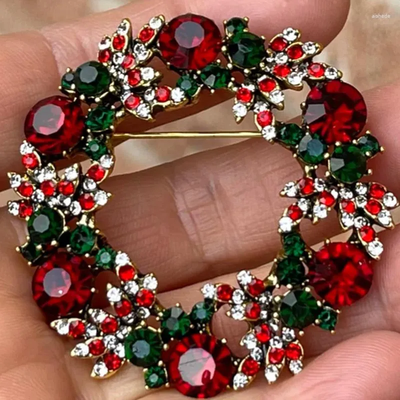 Brooches CHRISTMAS TREE ORNAMENTS Green Red Austrian Crystal Round Wreath Brooch Pin For Women Gold Plated Costume Jewelry Circular Holid