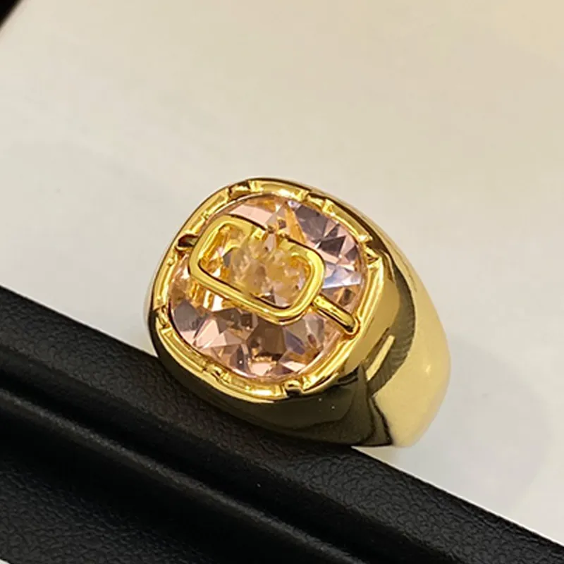 Damer Golden Diamond Ring Gorgeous 18k Gold Plated Open Square Diamond Ring Personliga modesmycken