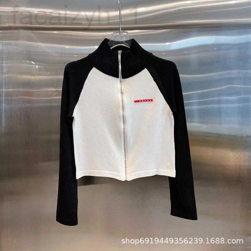 Femmes tricots t-shirts designer P été nouveau noir et blanc contraste fermeture éclair tricot manteau décontracté sport polyvalent haut E1L8