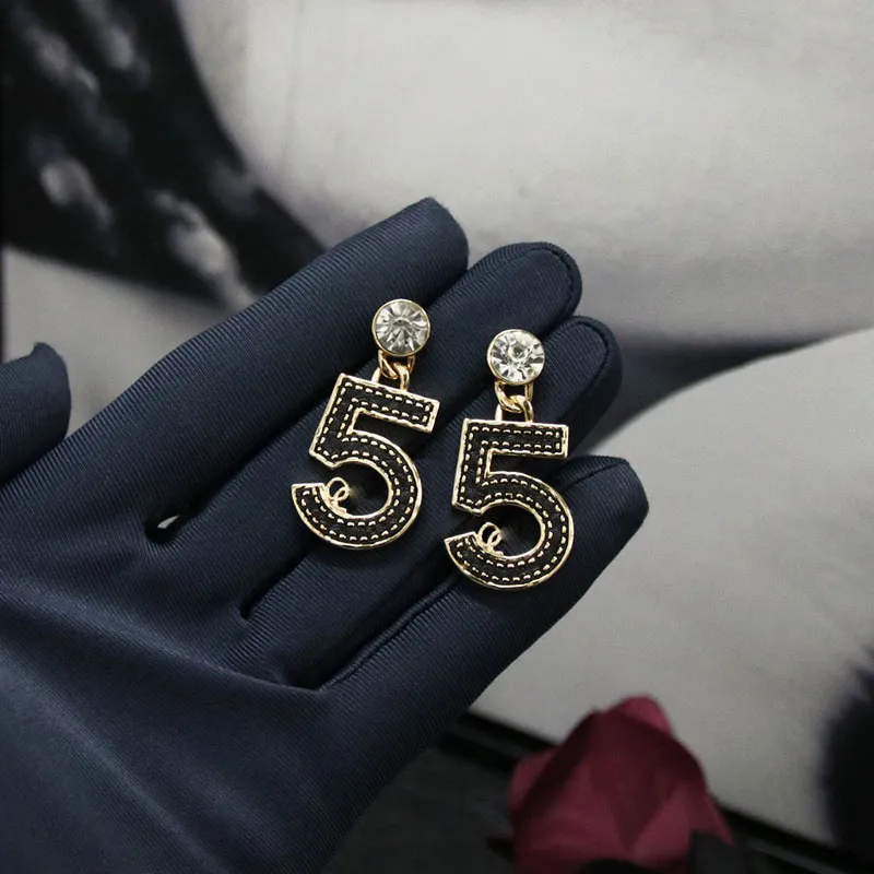 Varumärke lyxbrev Designer studörhängen för kvinnor 18k guld retro vintage nummer 5 charm örhänge örhängen öronringar smycken bling crystal diamant