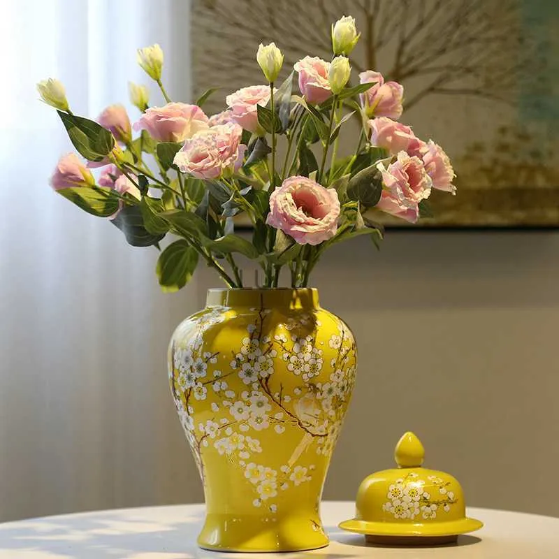 Blomma vas gul tempel burk vit plommon och fågeltryck dekorativ designer stor ingefära burk träd blommor keramisk lidded hkd230810
