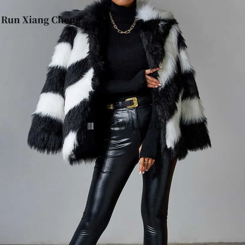 Kurtki damskie 2023 Europejski i amerykański płaszcz lisowy Furia splicowana dwustronna czarno -biała czarno -biała pasek z długim rękawem Polo Fur Płaszcz J230810