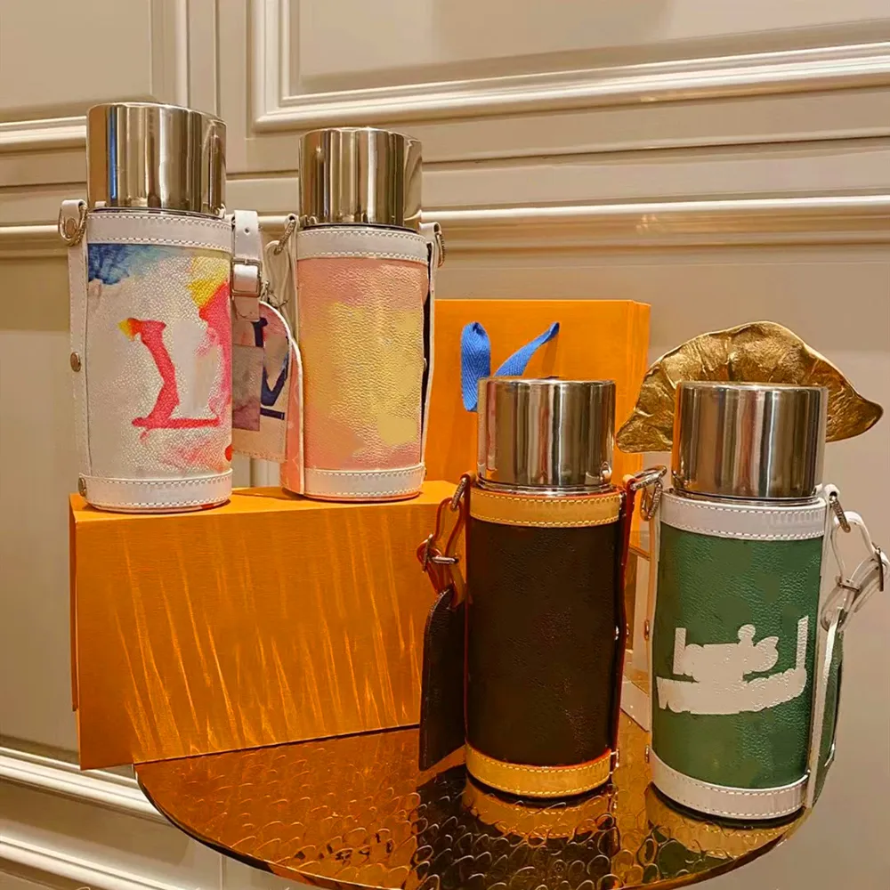 Ilivi Monogram Vacuum Cup Set 10 Färger Matchande Water Coffee Cup Bottle Leather Gift Box Luxury Branded Par Sakura 316 Rostfritt stål 500 ml