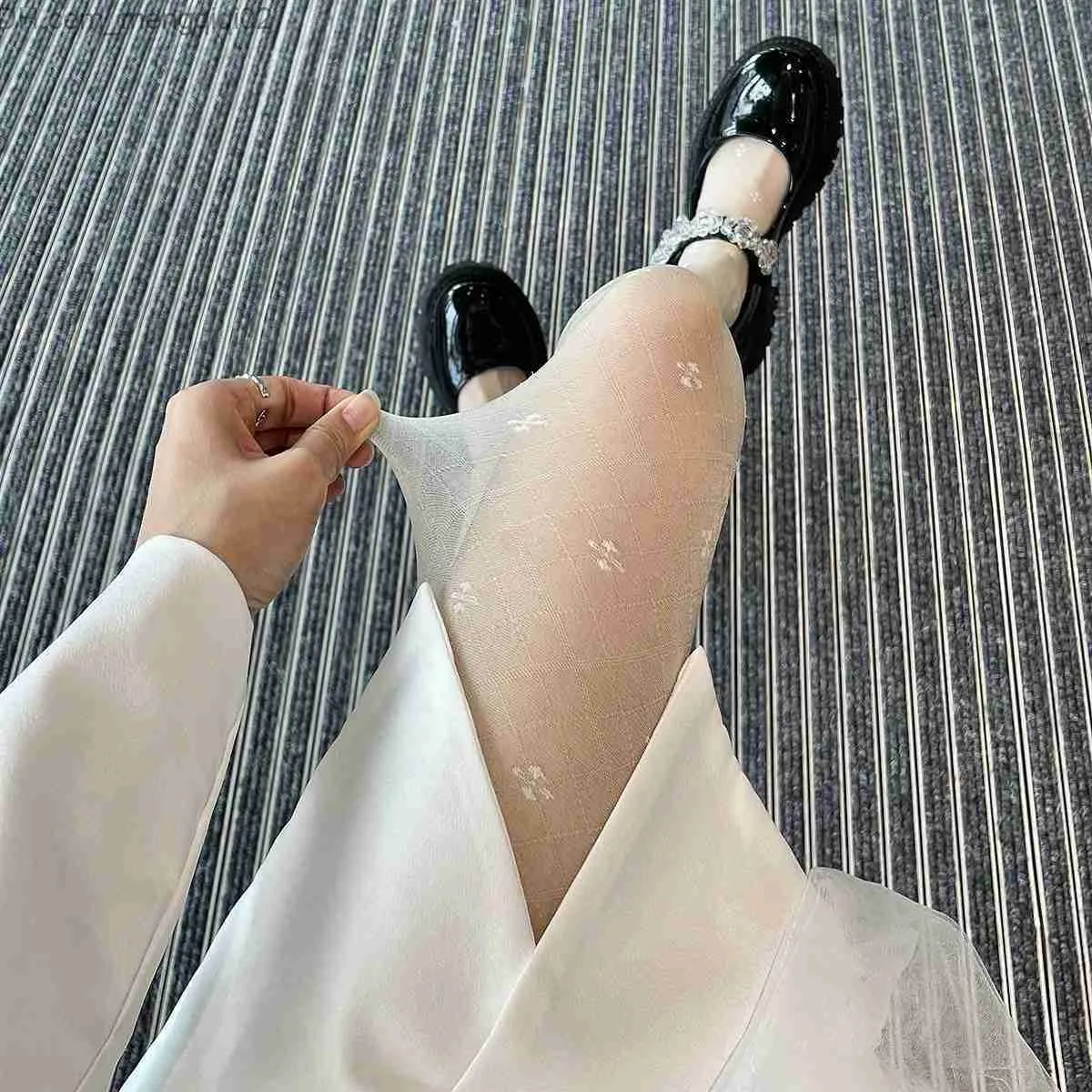 Socks Hosiery 2022 New Ins Japan Vintage Cream White Petal Jacquard Stocking