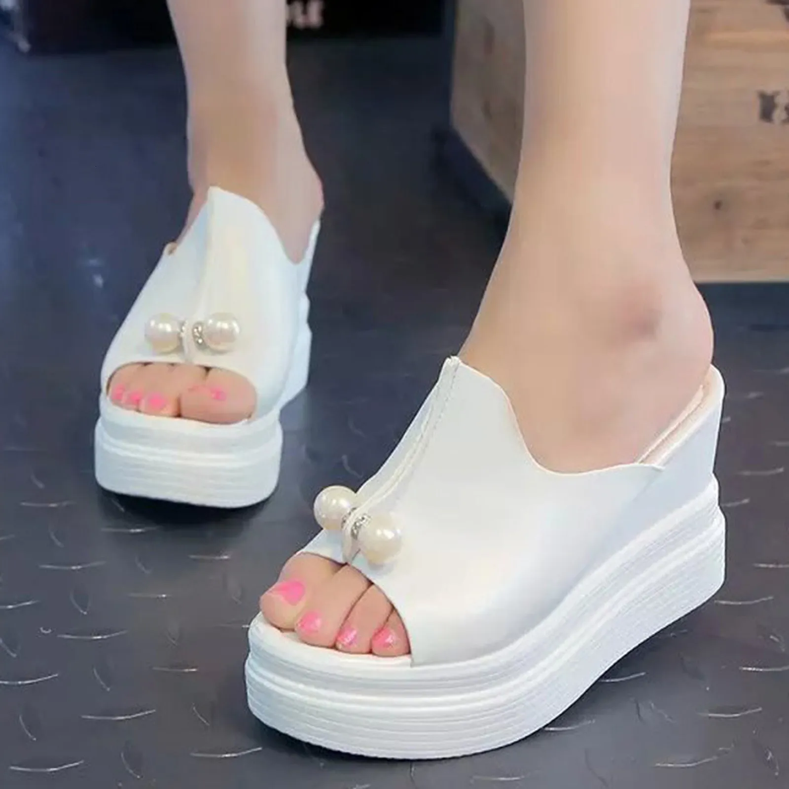 Terlik Sagace Kadın Platform Ayakkabı Bayanlar Terlik Kalın Döküm Katı İnci Su Geçirmez Kama Sandalları Kadın Yaz Parmak Çarşamba Plaj Ayakkabı 230809