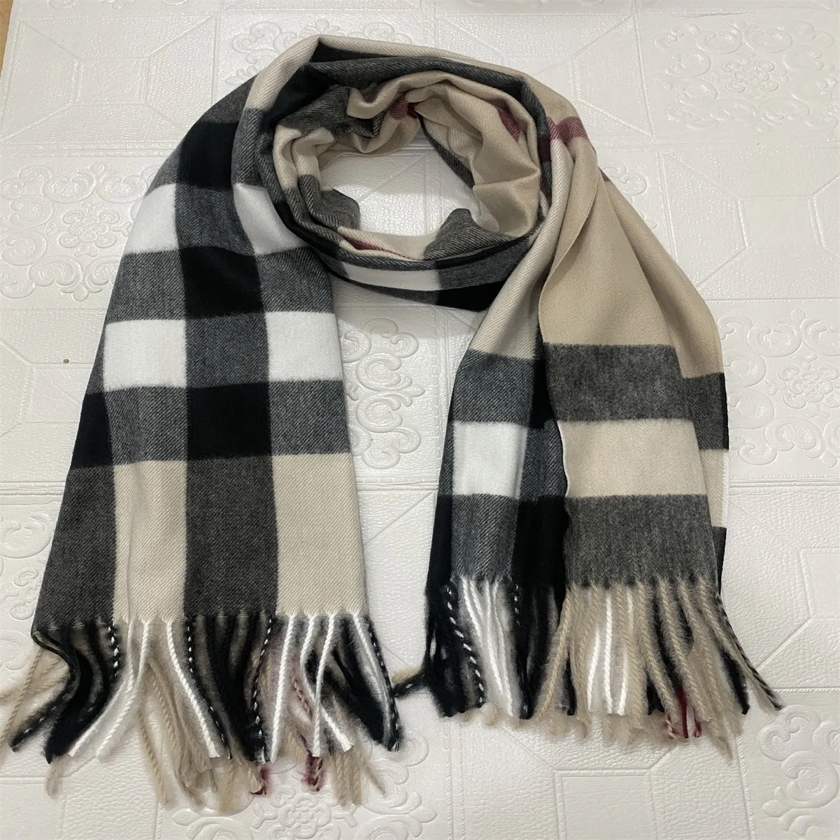 2023 Designer Scarves Classic Fashion Scarves Women's Brand Shawls 100% Winter Women's Cashmere Scarf Products Large plaid shawls AAA