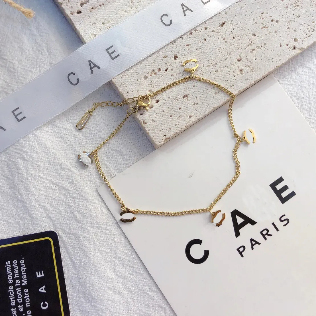 Anklets d'or designer TS pour femmes Nouveau design avec de la marque de bijoux Cadeau parfait pour le tempérament