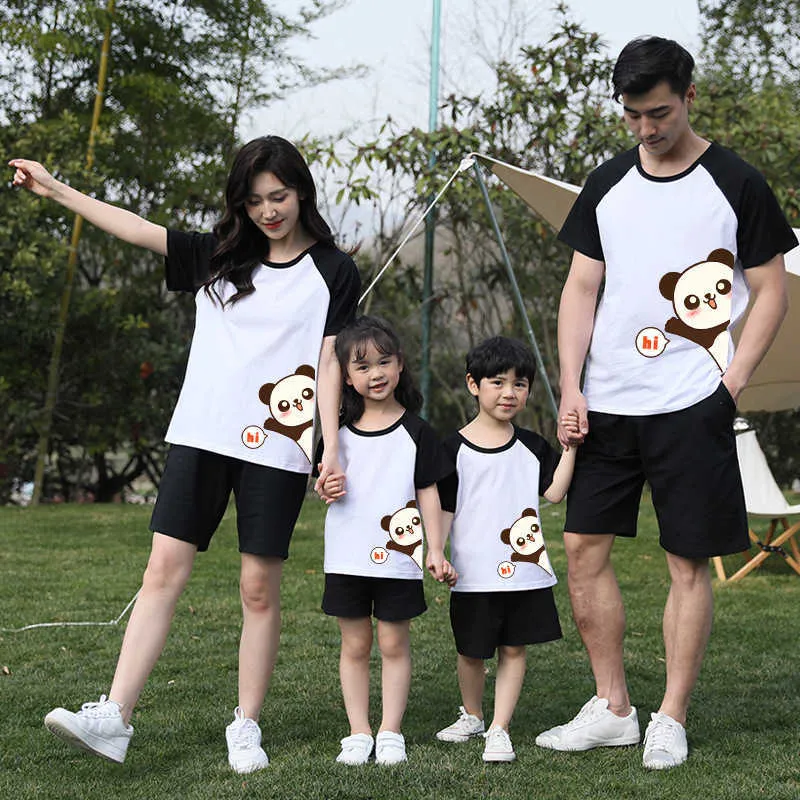 Trajes a juego para la familia Ropa para madre e hija para niños Trajes familiares a juego Camiseta de algodón Mameluco para bebé Tops Trajes para padres e hijos Camiseta con patrón de panda lindo