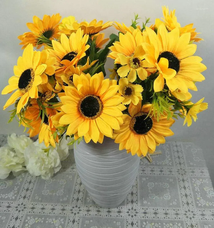 Fleurs décoratives 5 PCS Fleur artificielle Salle de tournesol décor de salle de fête 3 tailles Bouquet de mariée de mariage Home Decoration Decoration Ornements