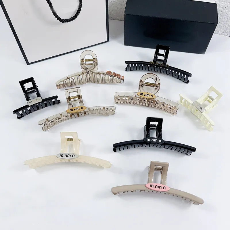 8Style Women Brand Designer Letters Print Hårklämmor Fashion Geometric Crab Claw Clip Hairpin Ladies Styling Shark Clips Accessories