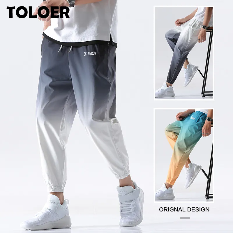 Herrenhosen Hip Hop Streetwear Joggers Hosen Männer lässig Cargo Hosenhosen High Street Elastic Taille Gradientenfarbe Harem Pant Man 230811