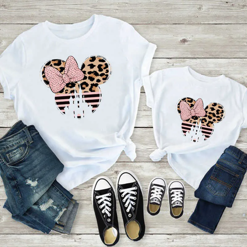 Família combinando roupas nova estampa de leopardo mãe crianças família combinando roupas topos branco manga curta roupas mãe e filha