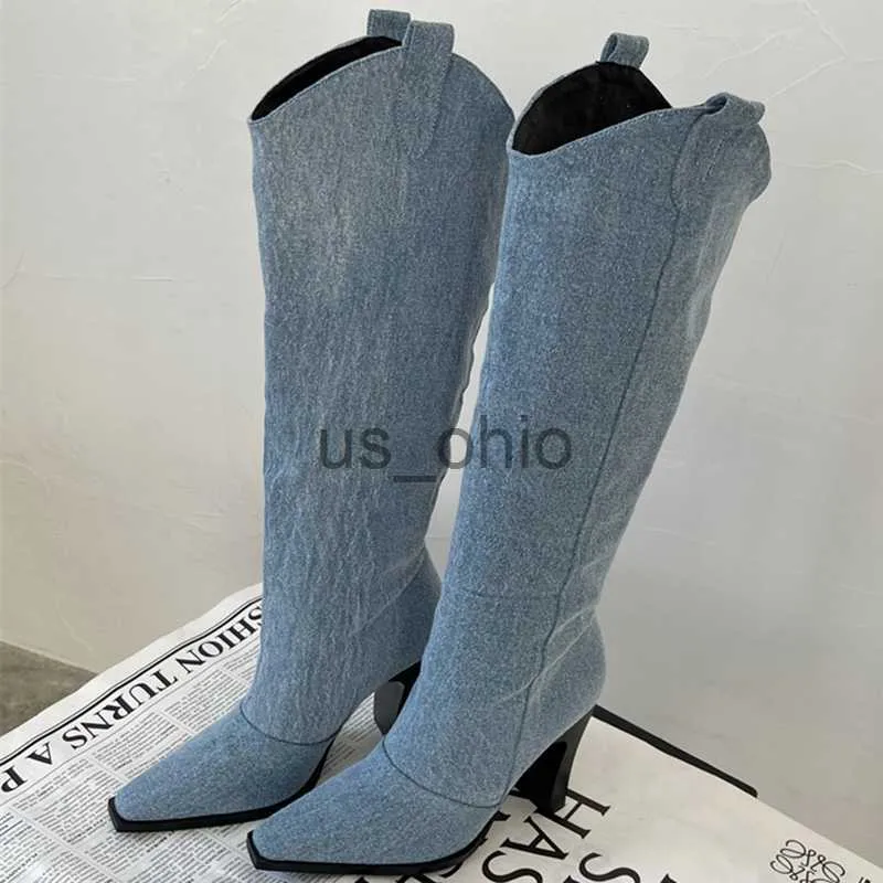 Boots 2023 Nouveau denim d'hiver Femmes Western Cowboy Boots Fashion Slip on Ladies Eelgant Long Boots 8cm d'épaisseur High Heel Ladies chaussures Blue J230811