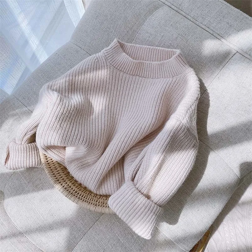 Пуловер девушки с твердым цветом вязаной свитер детская зимняя одежда для малышей осень осень девочка наряды 230810