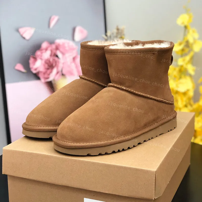 Bottes de créateurs Femmes Australie Classique Mini Botte De Neige Hiver Chaud Cheville Fourrure Chaussons Plat Mules En Cuir Véritable Moelleux Fourrure Chaussures Botas De Mujer