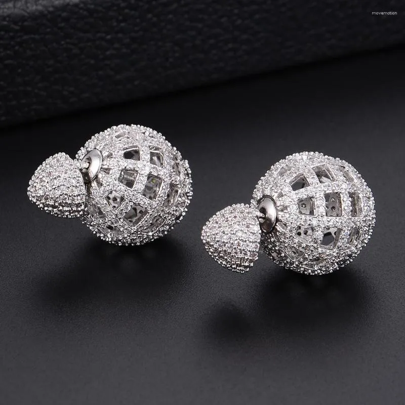 Boucles d'oreilles à étalons de haute qualité Round Ball Crecold Micro Cubic Zirconia pour les filles