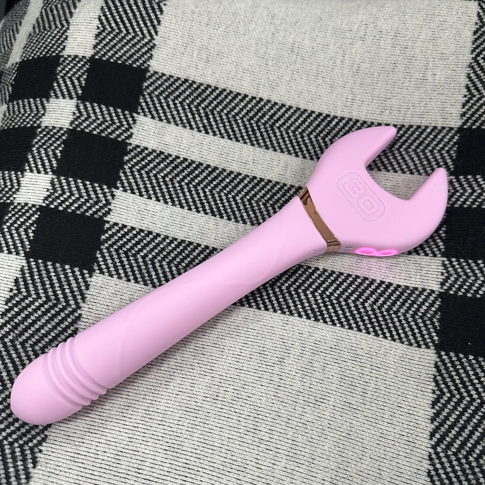 Spielzeug für Erwachsene LICKLIP Love Wrench Vibrator Automatischer Teleskopdildo Hammer Massagestab Klitorisstimulation M_voghion.com