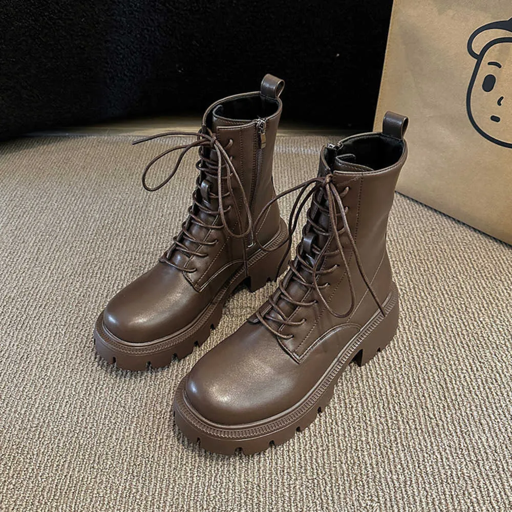 2023 Automne et hiver Nouvelle mode British Style Round Head Lace Up Up Barrel High Top Handsome Motorcycle Martin Boots 230811