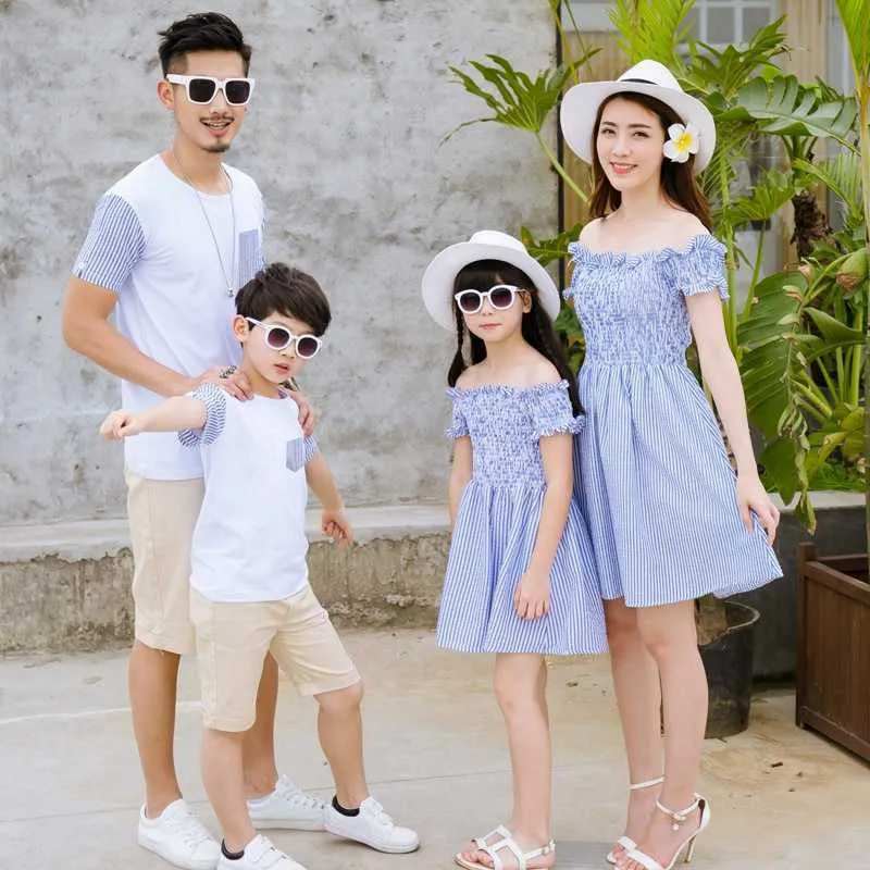 Tenues assorties pour la famille, tenues d'été assorties pour la famille, maman, fille, robe à épaules rayées, papa, fils, hauts courts en coton, T-Shirt, vêtements de Couple